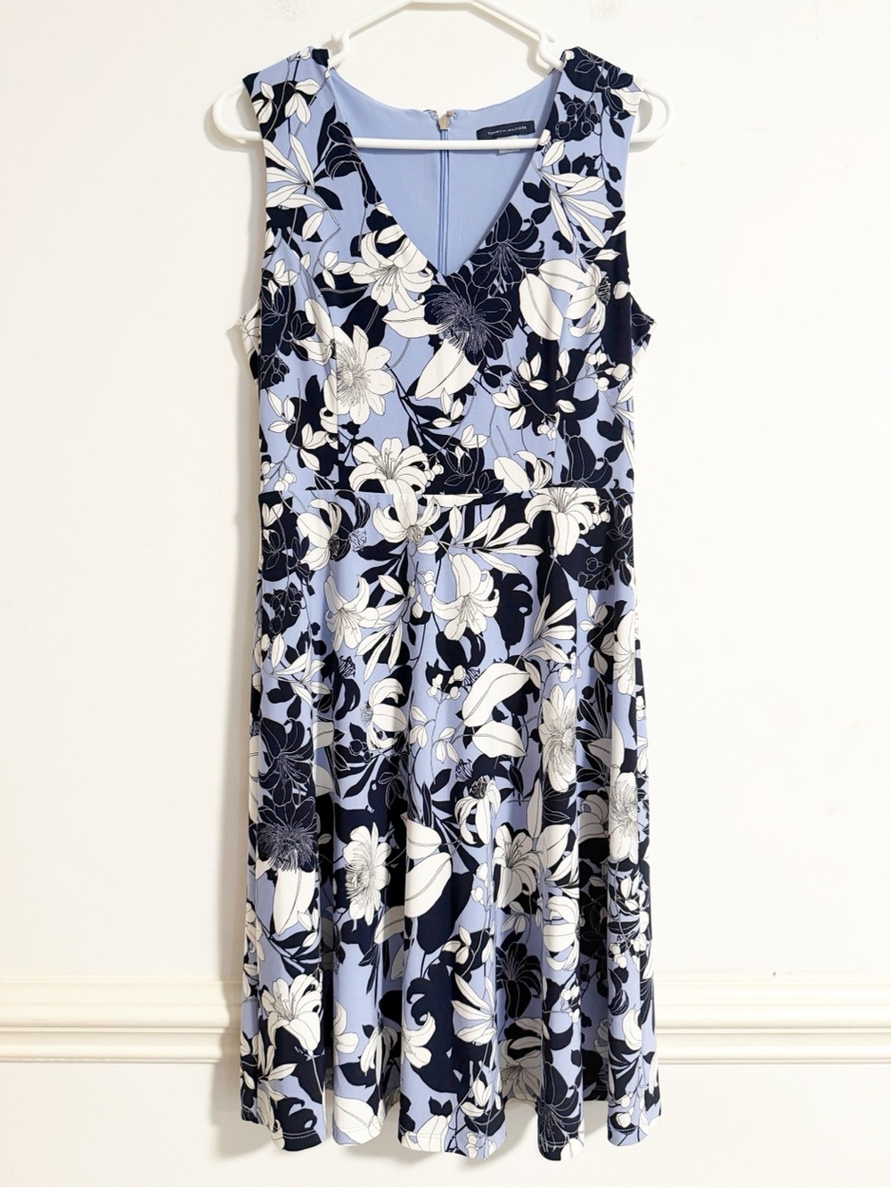 Tommy Hilfiger Light Blue Floral Sleeveless V-Neck A-Line Dress - Size 6